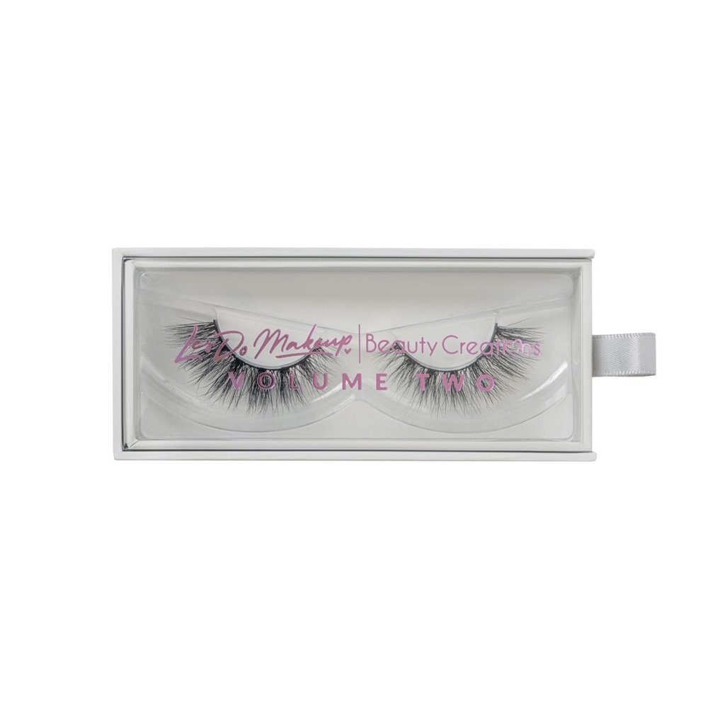 Beauty Creations Volume Two Lesdomakeup lashes - Black rushing out